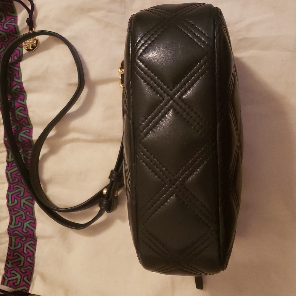 Tory Burch Fleming Soft Camera Bag - Picture 11 of 13